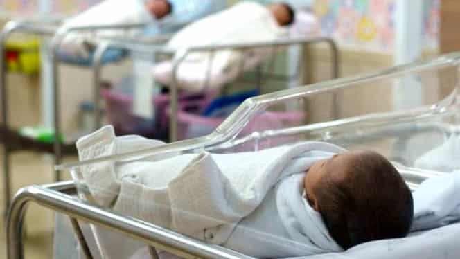 Câți bebeluși s-au născut în maternitățile din România, de Crăciun. Micuții au fost răsfățați cu surprize de părinți și vizitatori