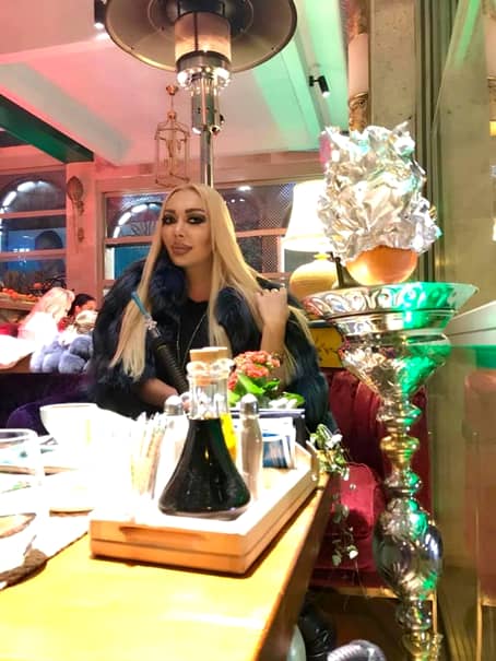 Diana Lucan este noua Paris Hilton de România! Câinii ei trăiesc într-o vilă de lux