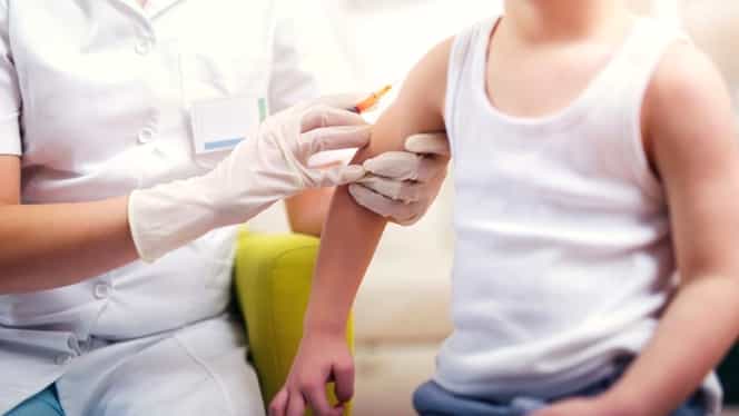 Copiii nevaccinați împotriva rujeolei pot merge la școală!