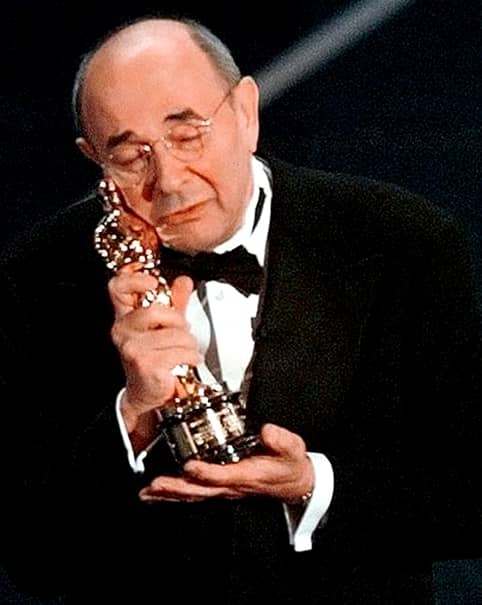 A murit regizorul Stanley Donen, câștigător la Oscar și creatorul musicalului Singing in the Rain