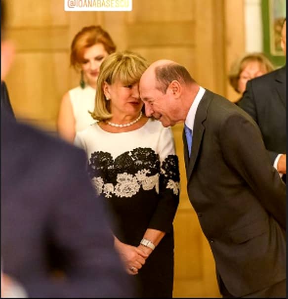 Maria Băsescu a fost o prezență extrem de discretă, la botezul nepoțelei sale