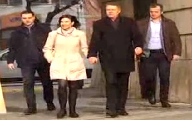 Carmen și Klaus Iohannis au mers la o biserică din Sibiu
