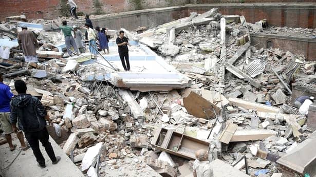 UPDATE / Cutremur în Nepal. BILANŢ OFICIAL: peste 1.800 de morţi şi 5.000 de dispăruţi