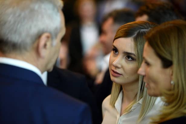Cum a apărut iubita lui Liviu Dragnea la petrecerea PSD de 8 Martie! Irina Tănase a atras toate privirile FOTO