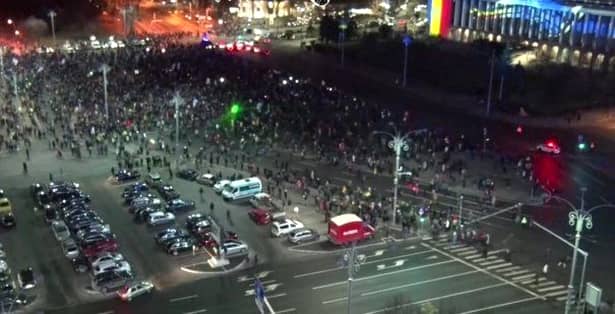 LIVE VIDEO de la protestul din Piața Victoriei: ce se întâmplă acum la Guvern