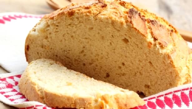 Pâinea de casă făcută de mâna ta este cea mai gustoasă pâine de pe Pământ, fără nicio concurență din partea marilor fabrici de panificație