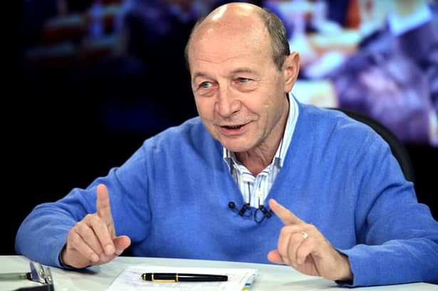 Băsescu, replică pentru Dragnea: “Daddy cheaună peste tot că ce rău e Iohannis!”