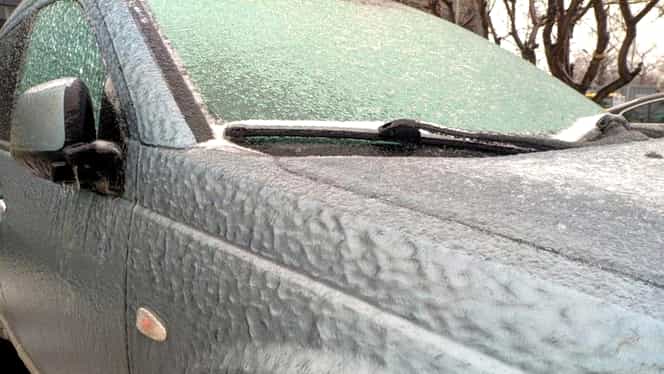 Capitala înghețată. 10 poze virale după ploaia cu gheață din București