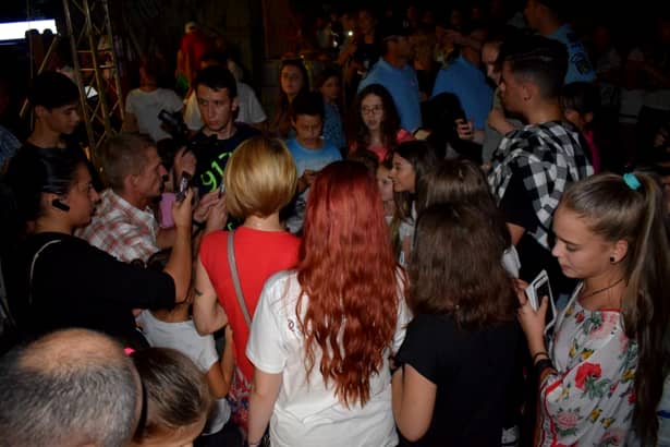INCIDENTE cu Nicole Cherry în timpul unui concert din Botoşani. Jandarmii au intervenit. Galerie foto