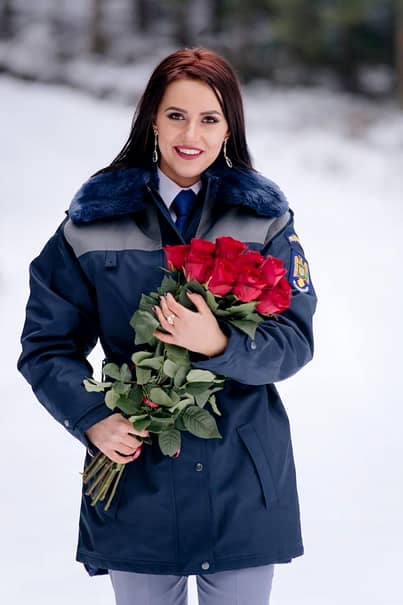 Ada e cea mai frumoasă poliţistă din România! Cum arată bruneta din Rădăuţi