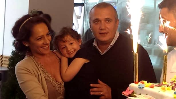 Așa arată azi Carmen Trandafir, alături de frumoasa ei familie