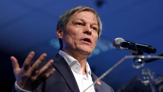 Dacian Cioloș, acid la adresa premierului Viorica Dăncilă: “Ne afundă și mai mult în noroi’