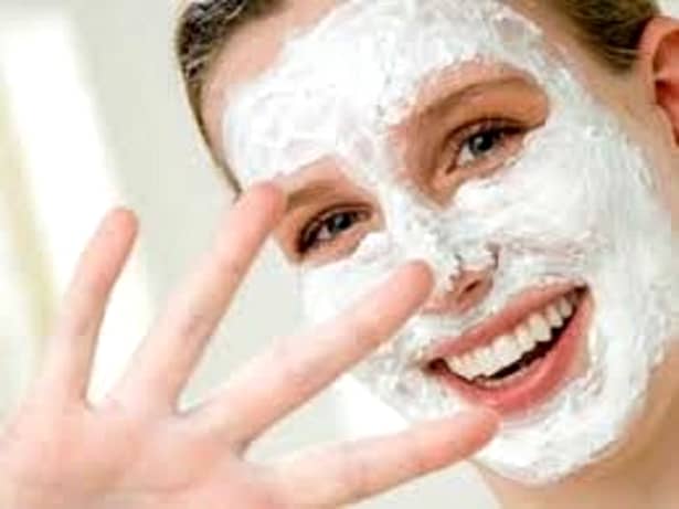 40 de beneficii ale bicarbonatului de sodiu: curăță și alcalinizează tenul persoanelor cu probleme ale pielii