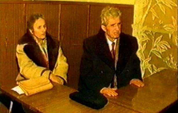 25 decembrie 1989: simulacrul de proces în care cuplul Nicolae și Elena Ceaușescu au fost condamnați la moarte. Au fost executați imediat după încheierea „dezbaterilor”...