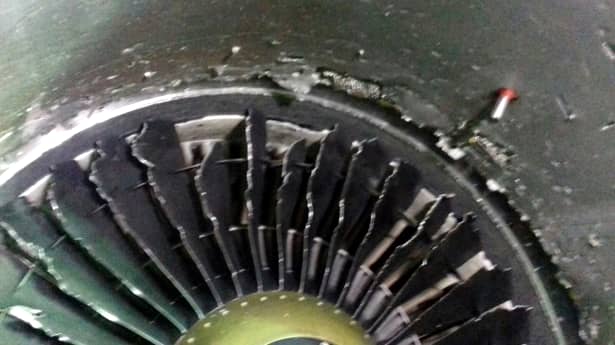 Aterizare de urgenţă la Cluj-Napoca! O pasăre a stricat motorul unei aeronave, după decolare!