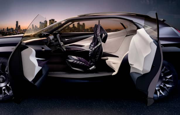 Lexus UV ar putea fi lansat în luna martie! SUV-ul va intra pe segmentul BMW X1 şi Audi Q2
