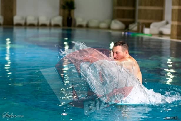 Cele mai SEXY poze cu Ştefan Stan la piscină! Aşa nu l-ai văzut niciodată pe „eternul burlac”