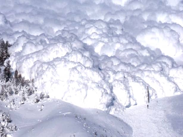 Avalanșă în Munții Călimani. O persoană a murit, iar două sunt rănite! Ce făceau victimele