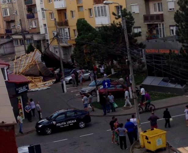 VIDEO! 200 de mii de oameni au rămas fără electricitate, în urma furtunii! Iohannis vrea să ştie cine este vinovat! GALERIE FOTO