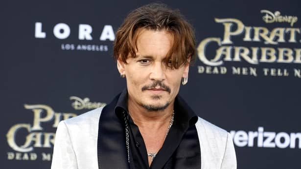 Johnny Depp e grav bolnav şi îngrijit de fosta nevastă