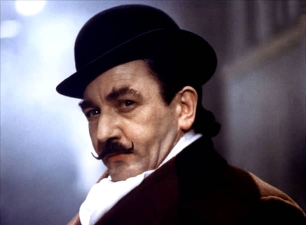 Albert Finney l-a interpretat pe Hercule Poirot în filmul Crima din Orient Express