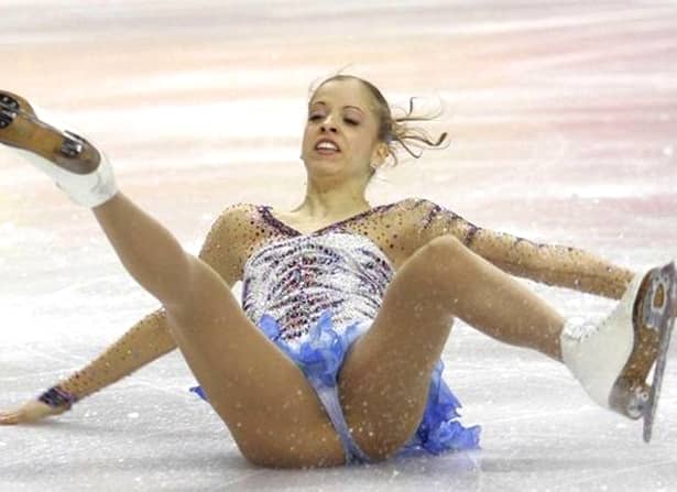 Gafa secolului la Jocurile Olimpice de Iarnă! Echipamentul a cedat şi patinatoarea rusă a păţit ruşinea vieţii!