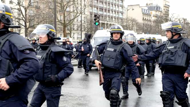 Poliţiştii francezi au dejucat un atentat terorist! Ce au găsit într-un apartament din sudul Parisului!