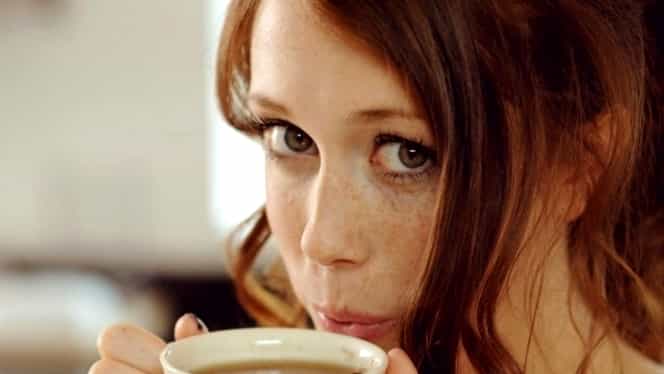 Nu mai bea cafea dacă ai aceste simptome. Poate fi mai grav decât îţi imaginezi
