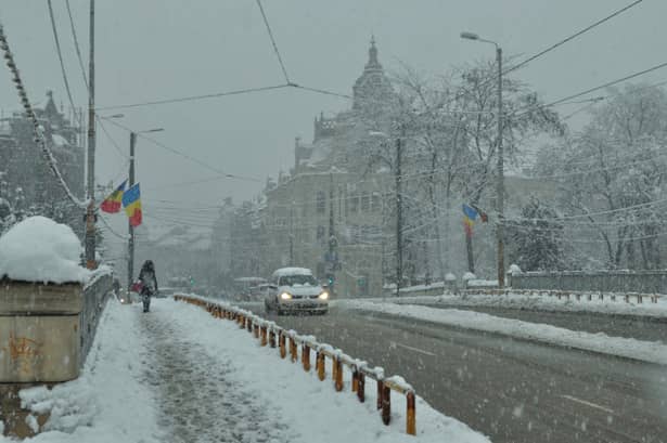 Prognoza meteo pentru următoarele zile: ger și ninsori. Cum va fi vremea în București și în țară