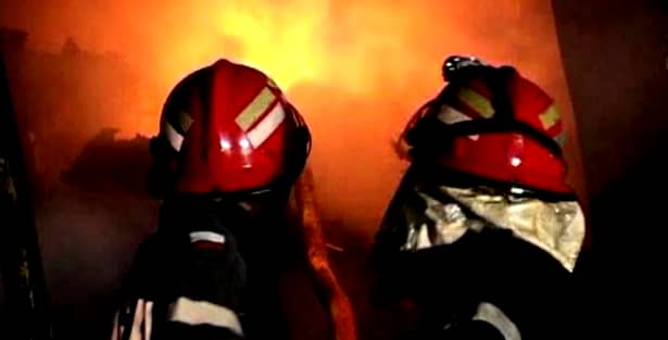 Incendiu puternic, în zona Kogălniceanu din Capitală! O persoană a murit! FOTO și VIDEO