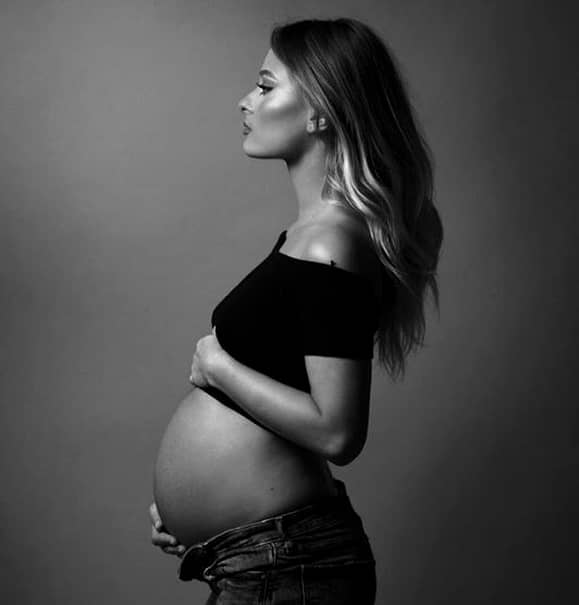 Sora Deliei, gravidă și cu sânii la vedere! Imaginile sexy cu Oana și burtica