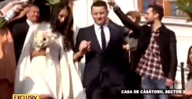 Nunta ANULUI în showbizz-ul din ROM NIA! S-a întîmplat în MARE SECRET!!  VEDETA TV s-a măritat! Avem POZELE!!!