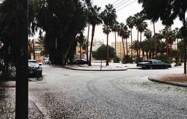A nins în deşert! Nisipul din Arabia Saudită, acoperit de zăpadă