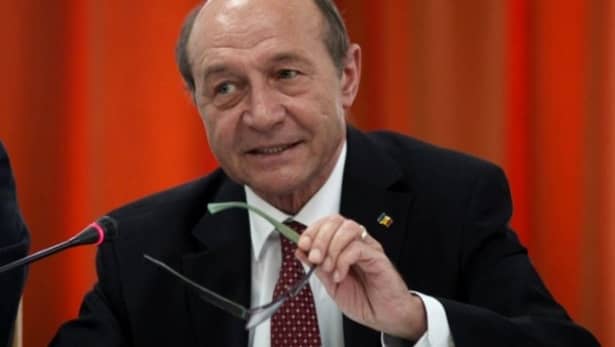Traian Băsescu, toate tunurile pe Dan Barna! Traian Băsescu