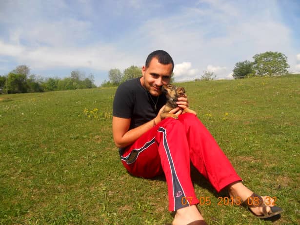 Bogdan, copilul care ar fi fost bătut de Traian Băsescu, și-a găsit sufletul pereche. FOTO