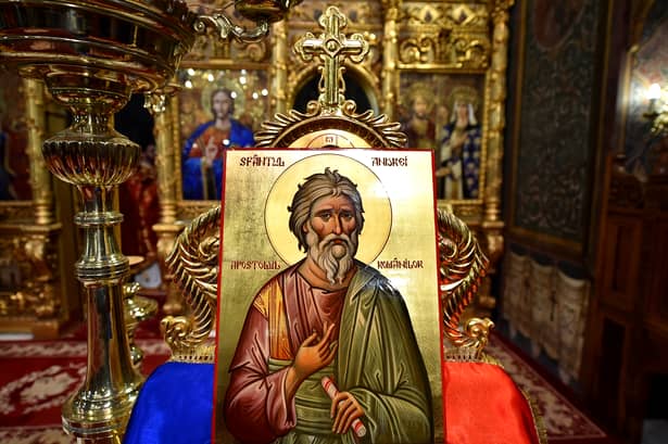 Sfântul Andrei aduce și bucurie, nu numai lupi, strigoi și... usturoi! 726.000 dde români își serbează onomastica