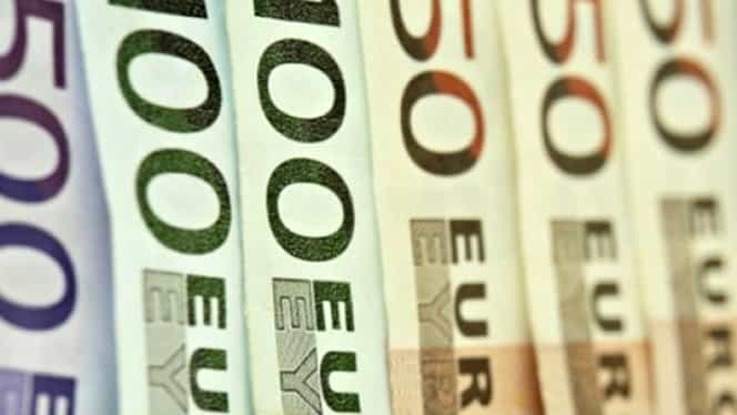 CURS BNR. Euro scade puţin! Ce se întîmplă cu dolarul