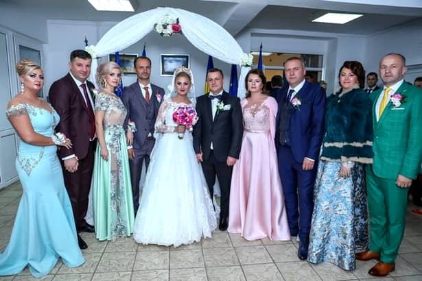 Nuntă de Cartea Recordurilor în Maramureş! 7000 de invitaţi au petrecut în şapte locaţii, aflate în şapte localităţi GALERIE FOTO
