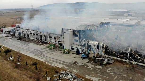 Cum arată fabrica de la Alba Iulia după incendiu! Video imagini de coșmar!