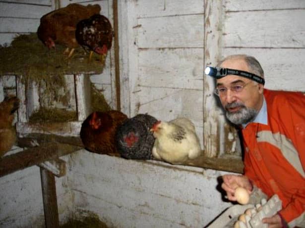 GALERIE FOTO. Vosganian, de râsul curcilor pe Internet, după declaraţia despre găinile evazioniste