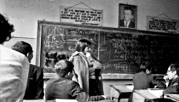 Așa arătau subiectele la matematică pentru admitere în 1985. Arată cât de mult a scăzut calitatea învăţămâtului românesc