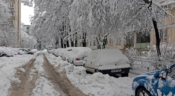Vântul puternic, ploaia, apoi un val de ninsoare s-a abătut asupra României și a făcut din București o adevărată capitală a iernii.