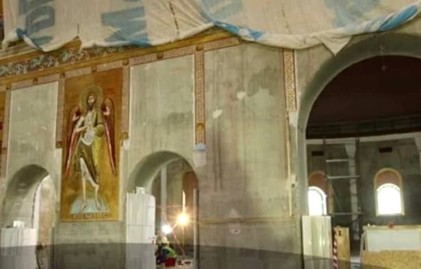 Au apărut primele imagini din interiorul Catedralei Mântuirii Neamului, colosul care a fost construit să aibă şase adăposturi antiatomice! Atlarul este unic în România şi va avea o mulţime de icoane poleite în aur. Investiţia s-a ridicat la 105.000.000 de euro.