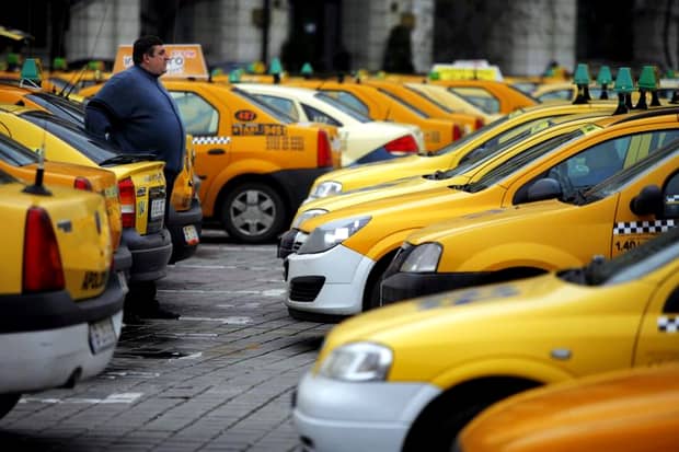 Transportatorii ies în stradă! Protestează contra Uber, Taxify, BlaBlaCar și Clever Go
