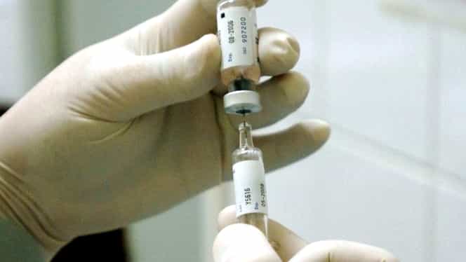 Vaccin experimental pentru COVID-19, gata de testare. Primele doze disponibile pentru un număr mic de oameni
