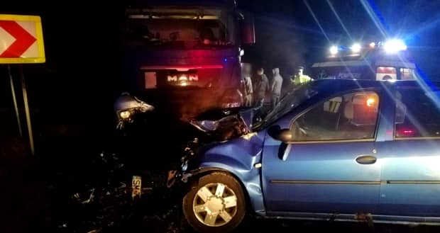 Accident înfiorător în județul Cluj! Mașina unei femei însărcinată s-a izbit de un autotren