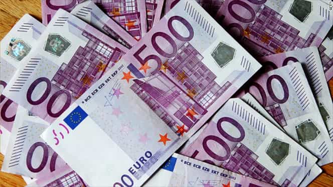 Cursul BNR: Euro scade la 4,5446 lei; dolarul urcă la 4,2325 lei