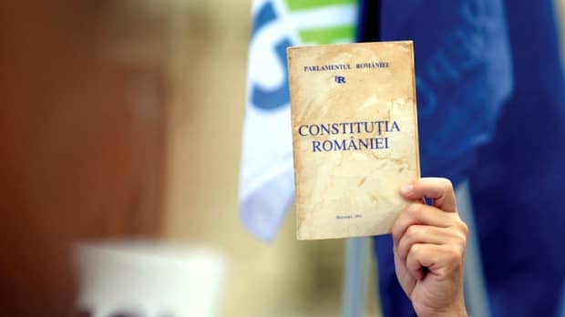 8 decembrie, Ziua Constituției României! 95 de oameni au votat împotriva ei în 1991
