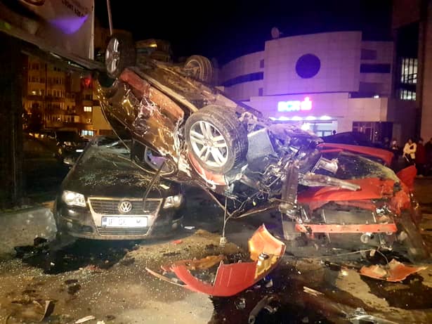 Video. Accident groaznic în Constanţa. Din cauza vitezei o şoferiţă a distrus 10 maşini