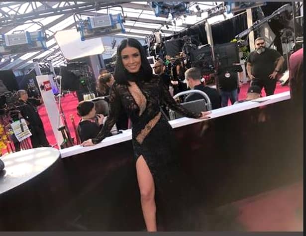 Adelina Pestrițu a primit premiul Best Romanian Influencer în America. Vedeta și-a făcut selfie cu Kim Kardashian și Pink. FOTO